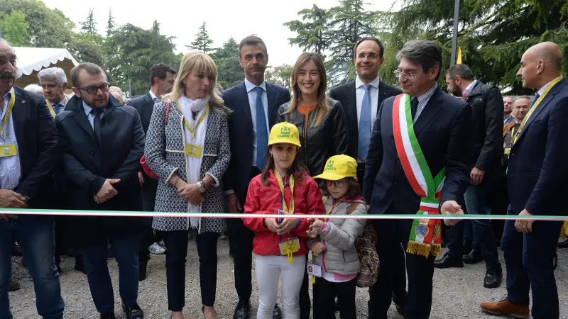 Maria Elena Boschi (al centro) con il sindaco Del Bono, l'assessore regionale Beccalossi e il presidente Prandini all'inaugurazione dell'evento di Coldiretti - Foto Gabriele Strada /Neg © www.giornaledibrescia.it