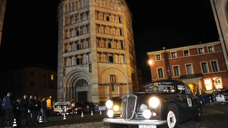Le Mille Miglia concludono la terza tappa a Parma