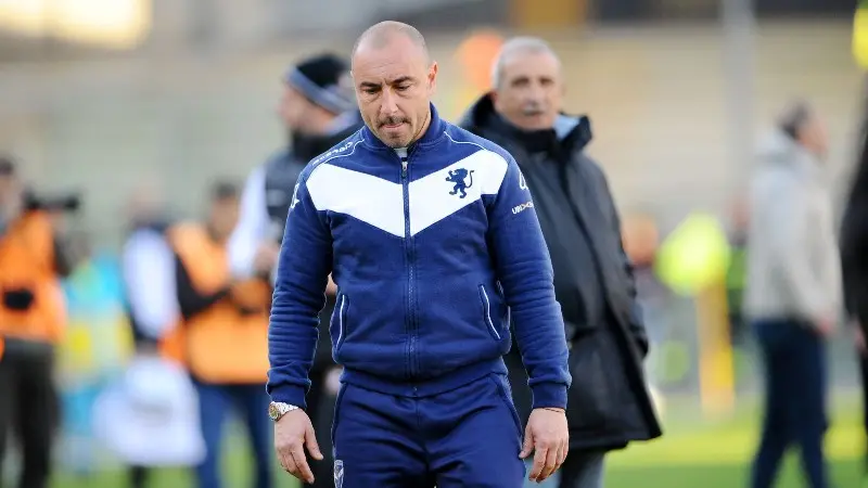 Cristian Brocchi, esonerato dal Brescia Calcio