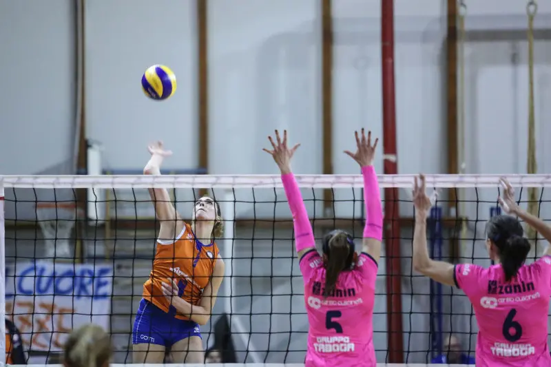 Volley serie B1 femminile. Vinilgomma Ospitaletto-Talmassons
