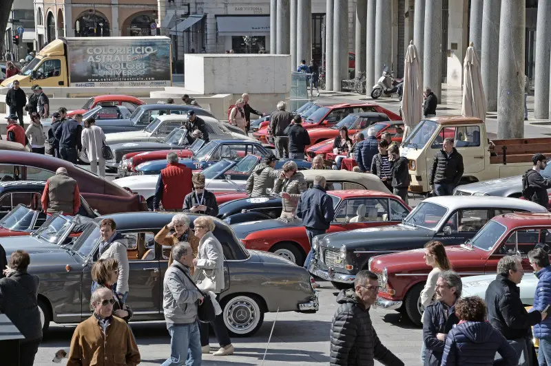 La partenza della 500miglia Touring