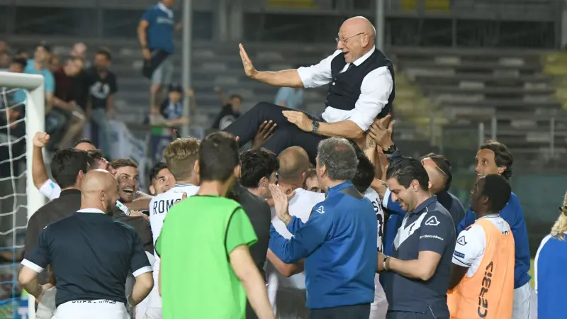 La gioia dopo la salvezza del Brescia