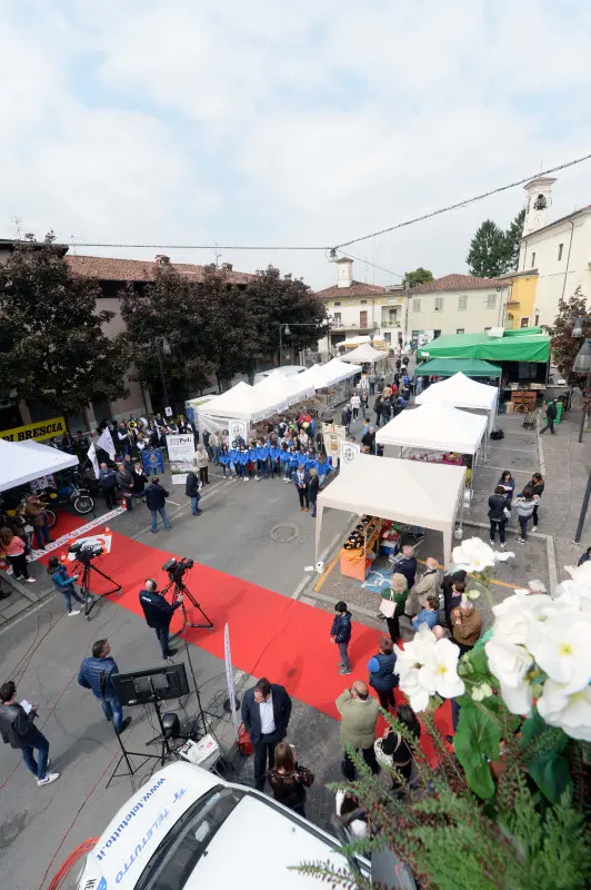 In piazza con noi a Castel Mella