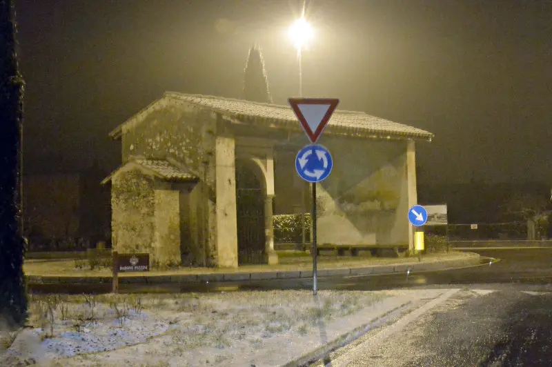 Leggera nevicata e spargisale in azione