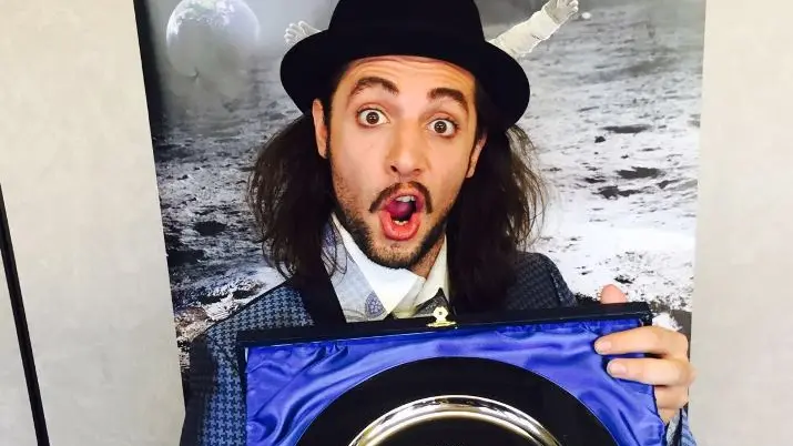 Tommaso Pini, vincitore del premio sala stampa categoria giovani a Sanremo 2017 - © www.giornaledibrescia.it
