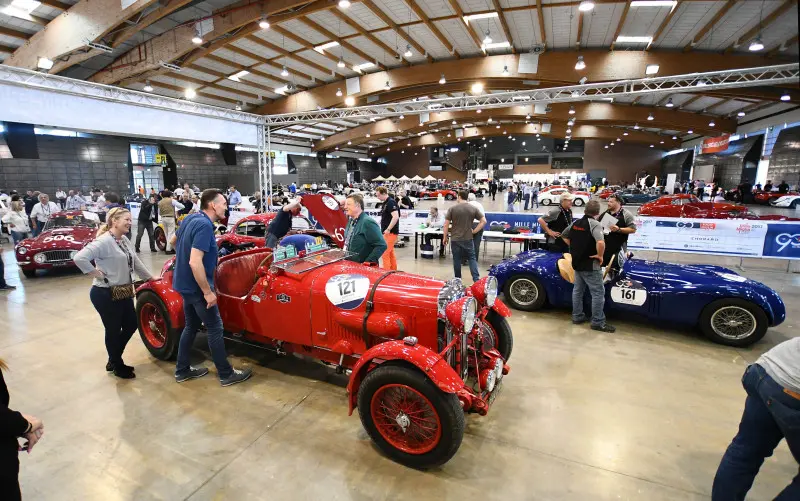 Mille Miglia, le verifiche tecniche al Brixia Forum