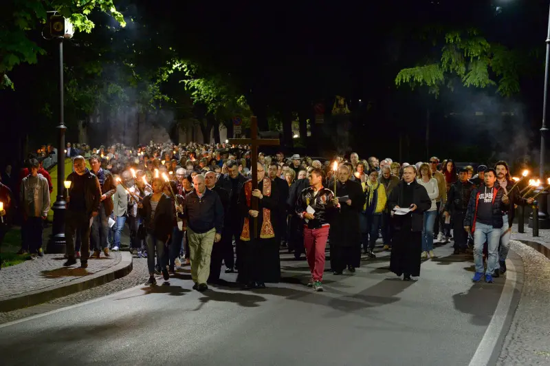 Via Crucis in citt5à: le foto