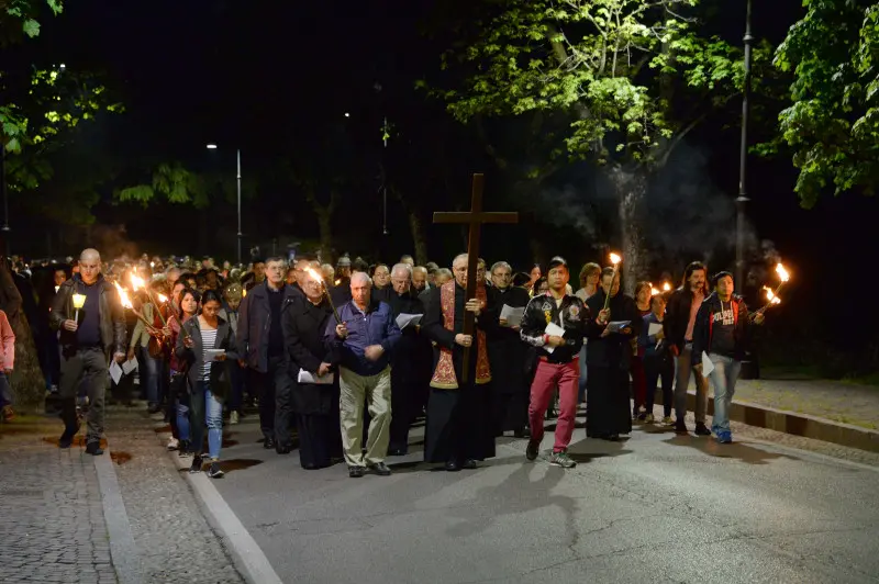 Via Crucis in citt5à: le foto