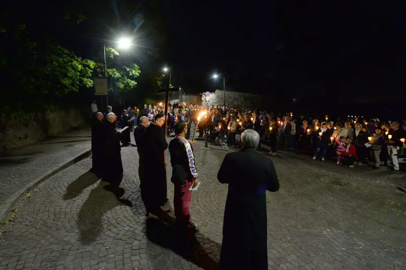 Via Crucis in citt5à: le foto