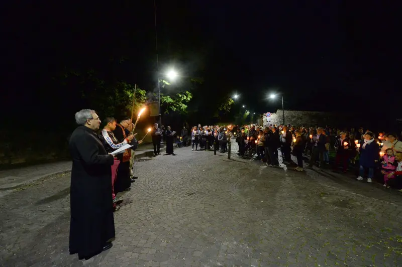 Via Crucis in citt5à: le foto