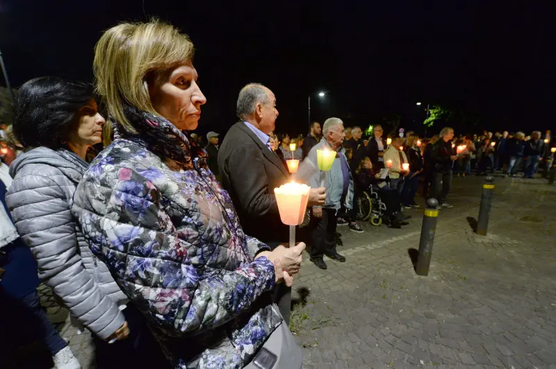 Via Crucis in citt5à: le foto