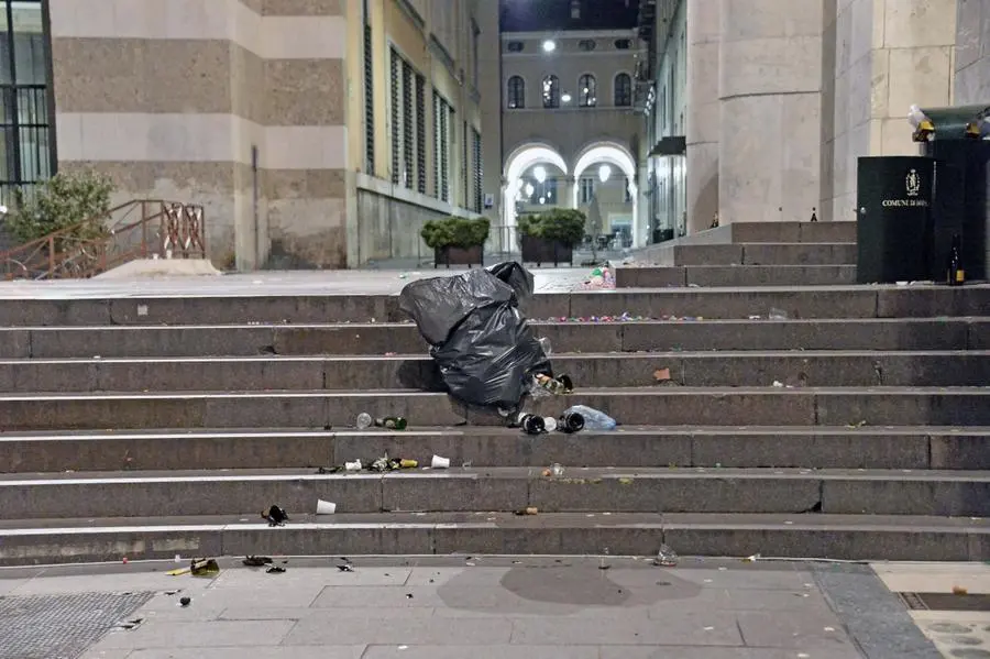 Il dopo-festa in Piazza Vittoria