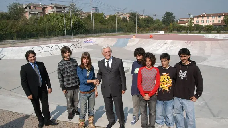 L'ex sindaco Corsini al Railway Skatepark, nel 2007 © www.giornaledibrescia.it