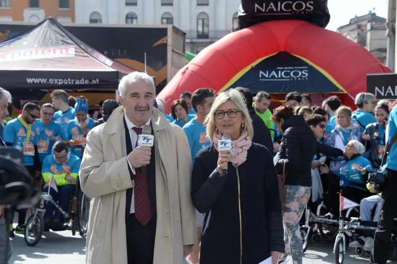 In piazza con noi in centro a Brescia