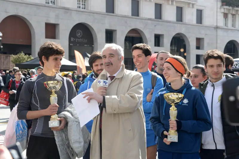 In piazza con noi in centro a Brescia