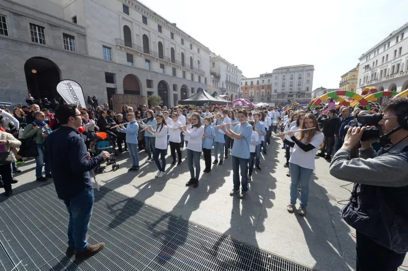 In piazza con noi in centro a Brescia