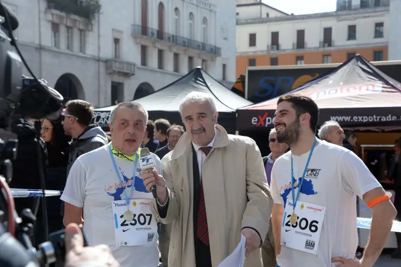 In piazza con noi in centro a Brescia