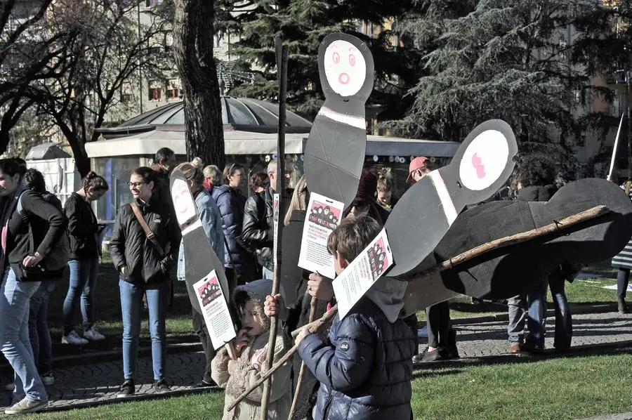 Orro marzo: la manifestazione lungo le vie della città