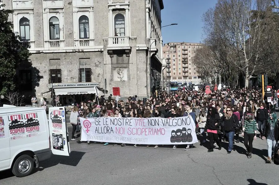 Orro marzo: la manifestazione lungo le vie della città