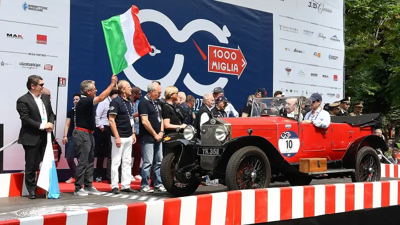 La partenza della Mille Miglia