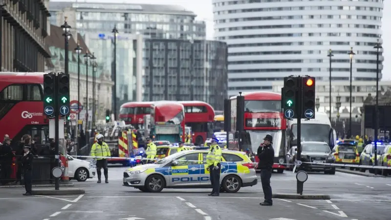 Attentato a West Minster, paura e morti a Londra