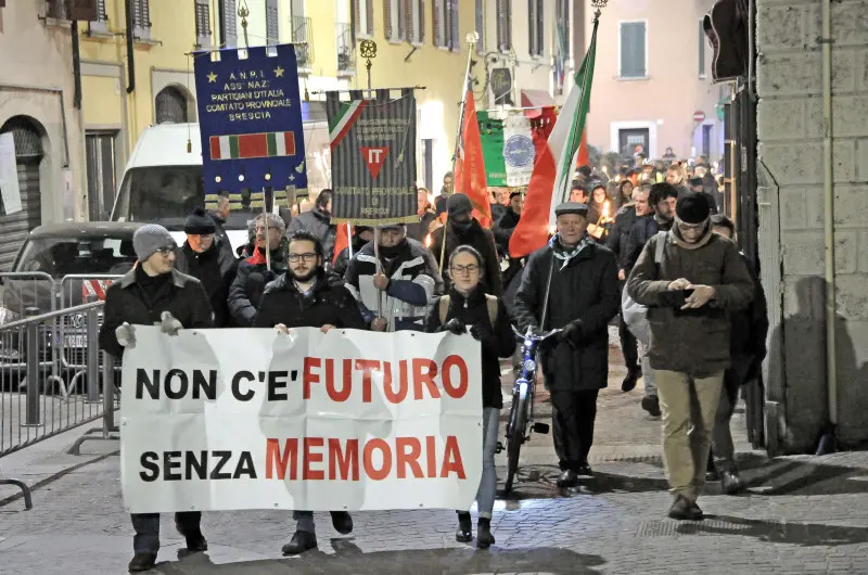 Fiaccolata per la memoria