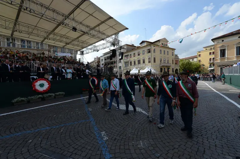 La sfilata delle penne nere bresciane