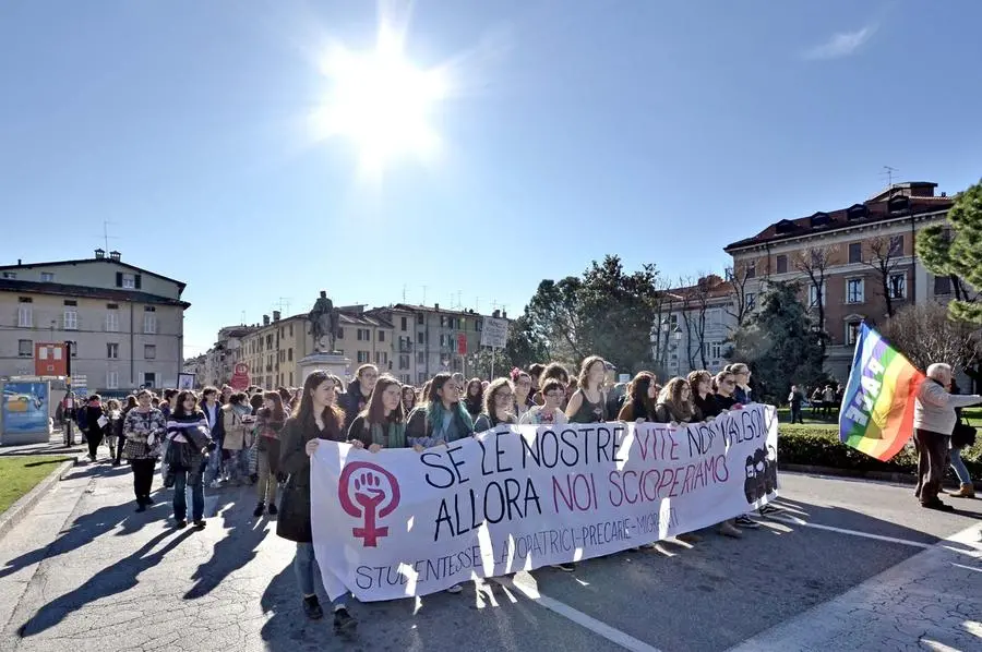 Orro marzo: la manifestazione lungo le vie della città