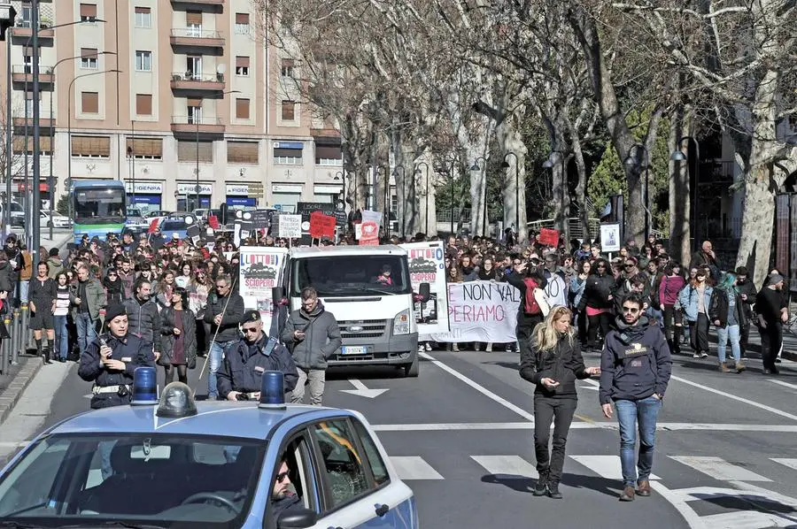 Orro marzo: la manifestazione lungo le vie della città