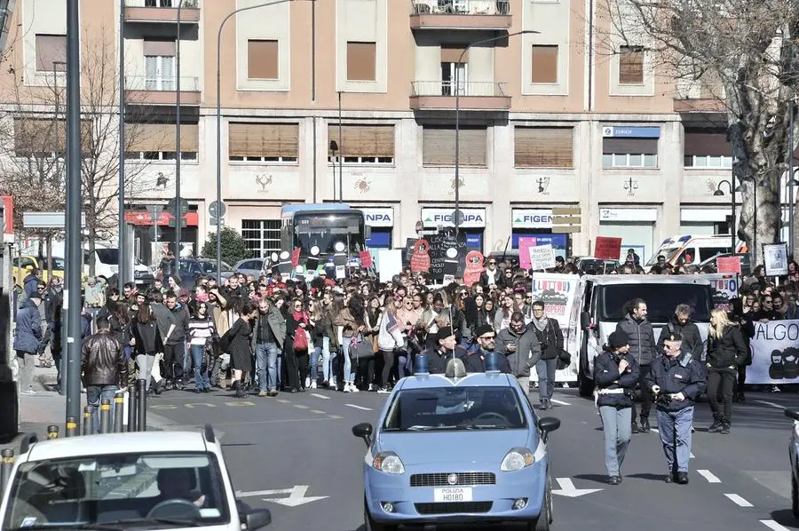 Orro marzo: la manifestazione lungo le vie della città