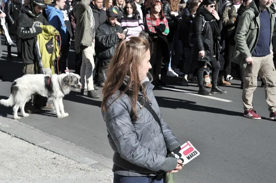 Orro marzo: la manifestazione lungo le vie della città