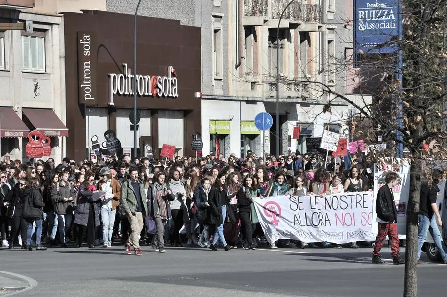 Orro marzo: la manifestazione lungo le vie della città