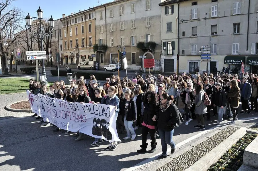 Orro marzo: la manifestazione lungo le vie della città