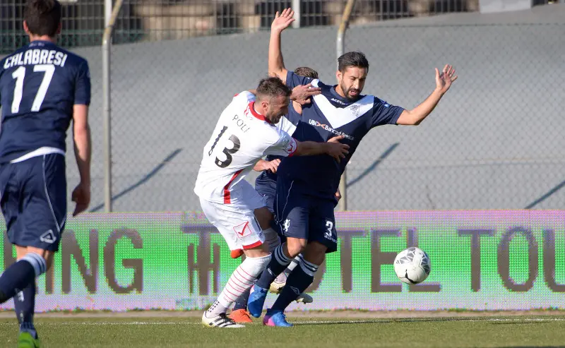 Carpi-Brescia 2-1 con contestazione