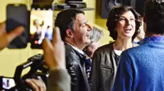Renzi e la moglie alle Primarie Pd - Foto Ansa © www.giornaledibrescia.it