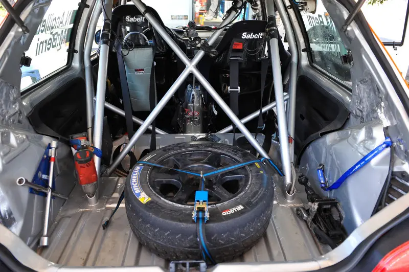 I preparativi delle auto del Rally 1000 Miglia