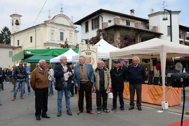 In piazza con noi a Castel Mella