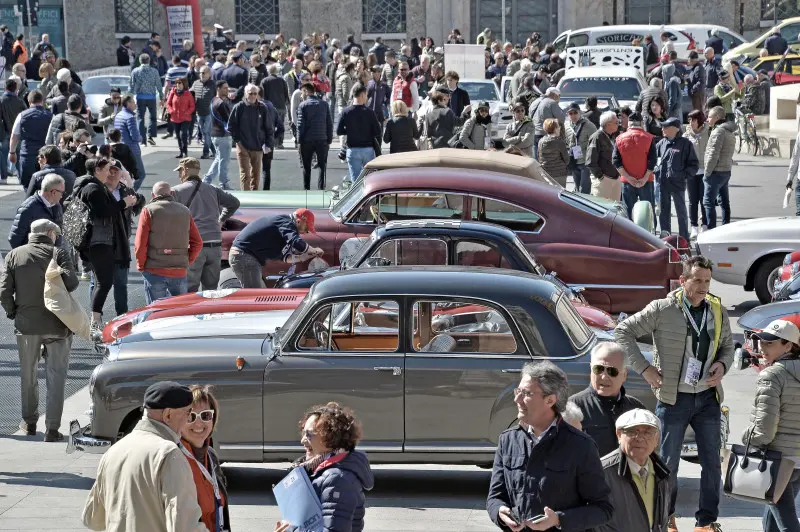 La partenza della 500miglia Touring