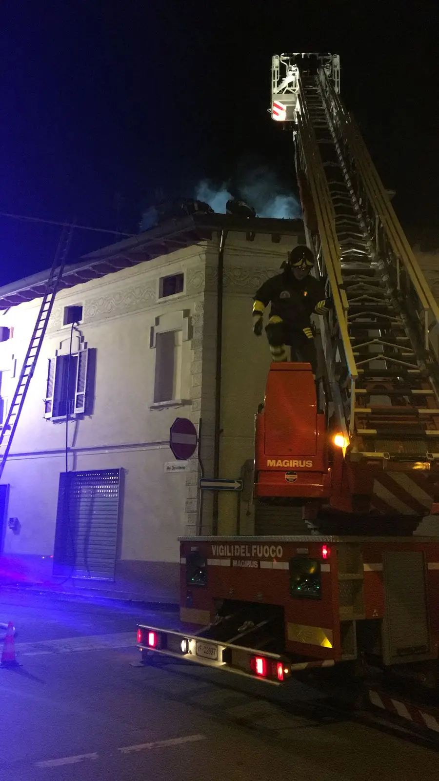 L'incendio di via Marconi a Leno