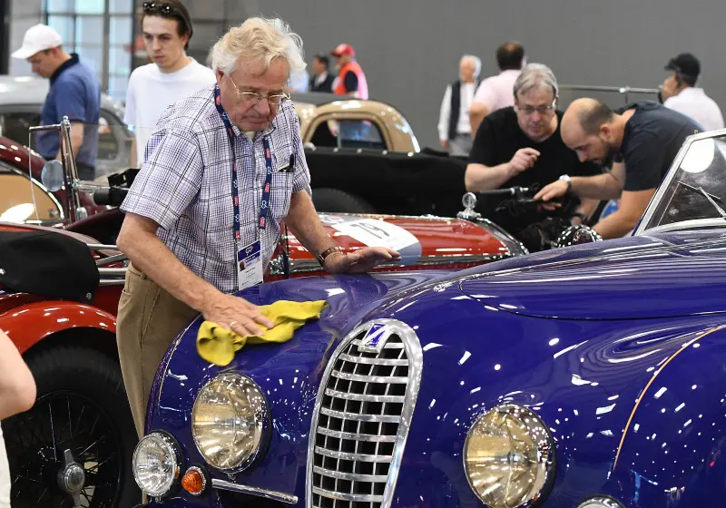 Mille Miglia, le verifiche tecniche al Brixia Forum