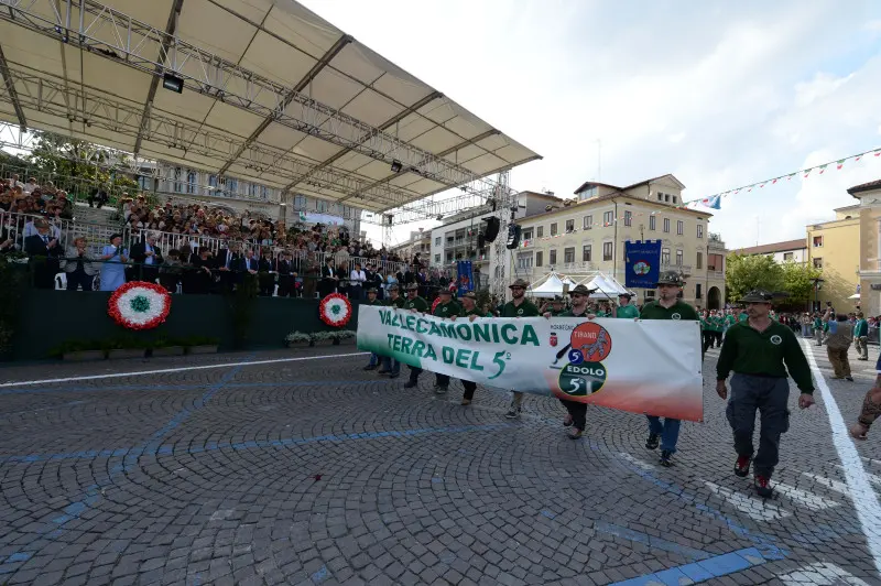 La sfilata delle penne nere bresciane