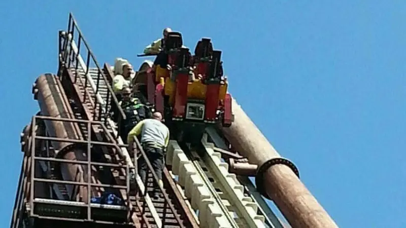 Un momento dei soccorsi a Gardaland - Foto Ansa