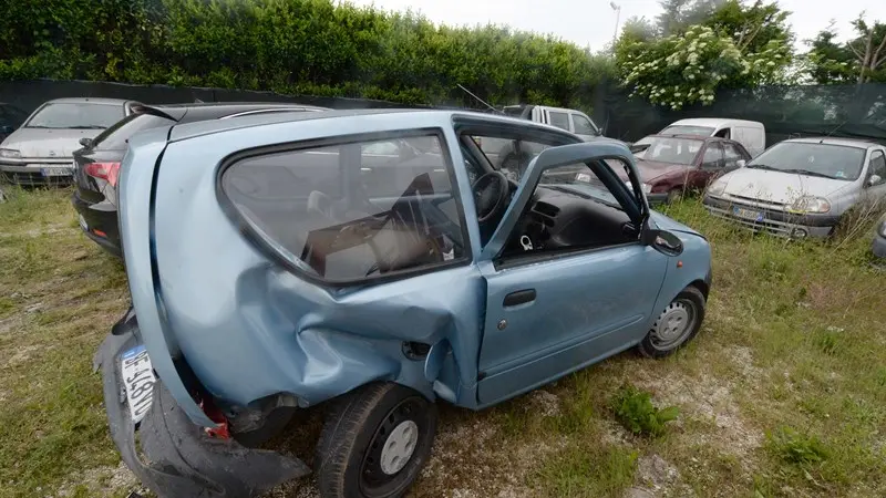 L'auto coinvolta nell'incidente - Foto Marco Ortogni/Neg © www.giornaledibrescia.it