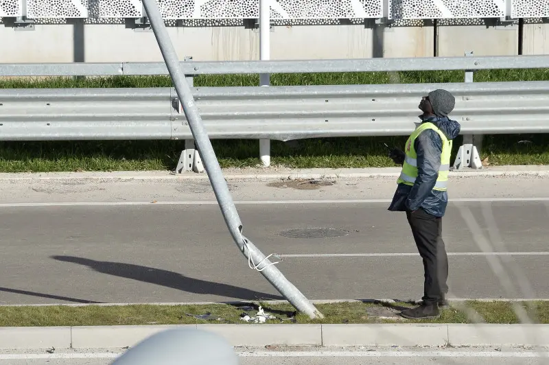 Code e affollamento al centro Elnos per i saldi