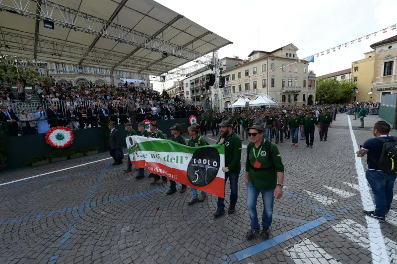 La sfilata delle penne nere bresciane