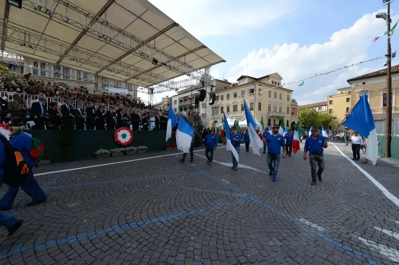 La sfilata delle penne nere bresciane