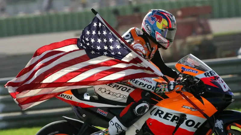 Nicky Hayden non ce l'ha fatta: morto dopo lo schianto in bici il campione Usa