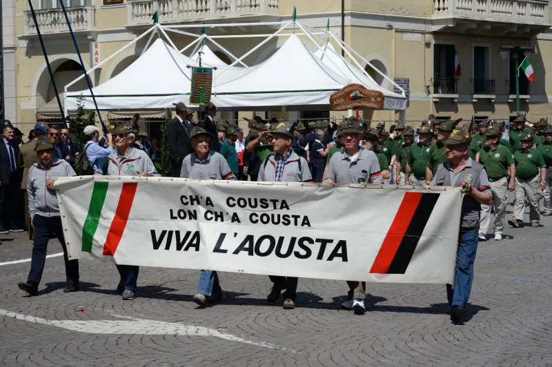 La sfilata delle penne nere bresciane