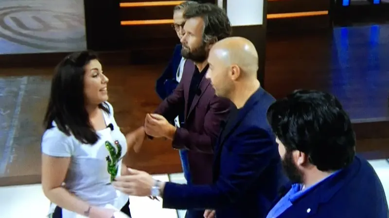 Il saluto di Vittoria ai giudici di MasterChef