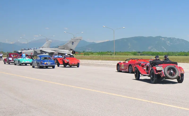 La Mille Miglia all'aerobase di Ghedi